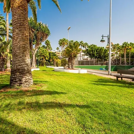 Red Volcano - Pool And Gym In Sport Center Fariones Included By Lanzarote * Puerto del Carmen (Lanzarote)