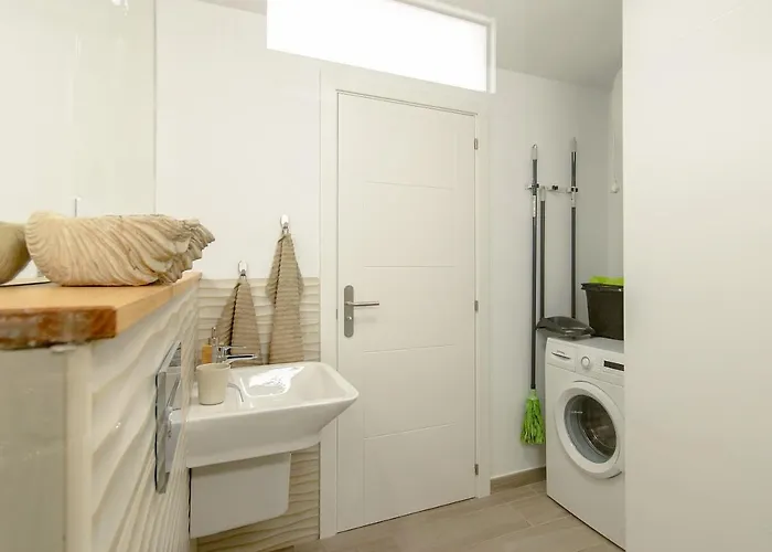 Red Volcano - Pool&gym In Sport Center Fariones Included By Lanzarote * Puerto del Carmen (Lanzarote)