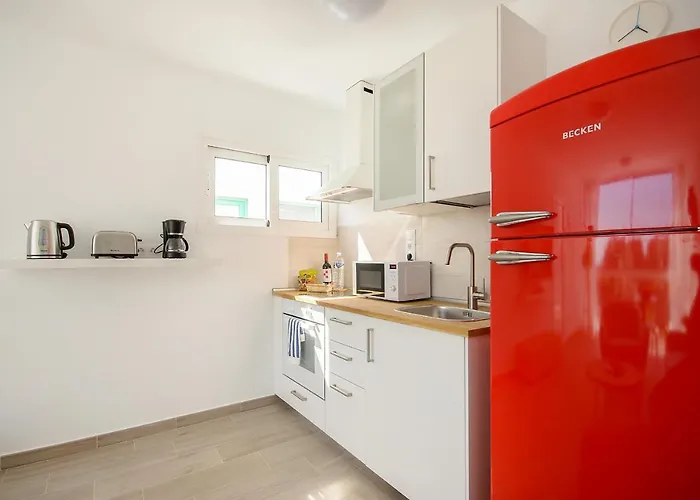 Red Volcano - Pool&gym In Sport Center Fariones Included By Lanzarote * Puerto del Carmen (Lanzarote)